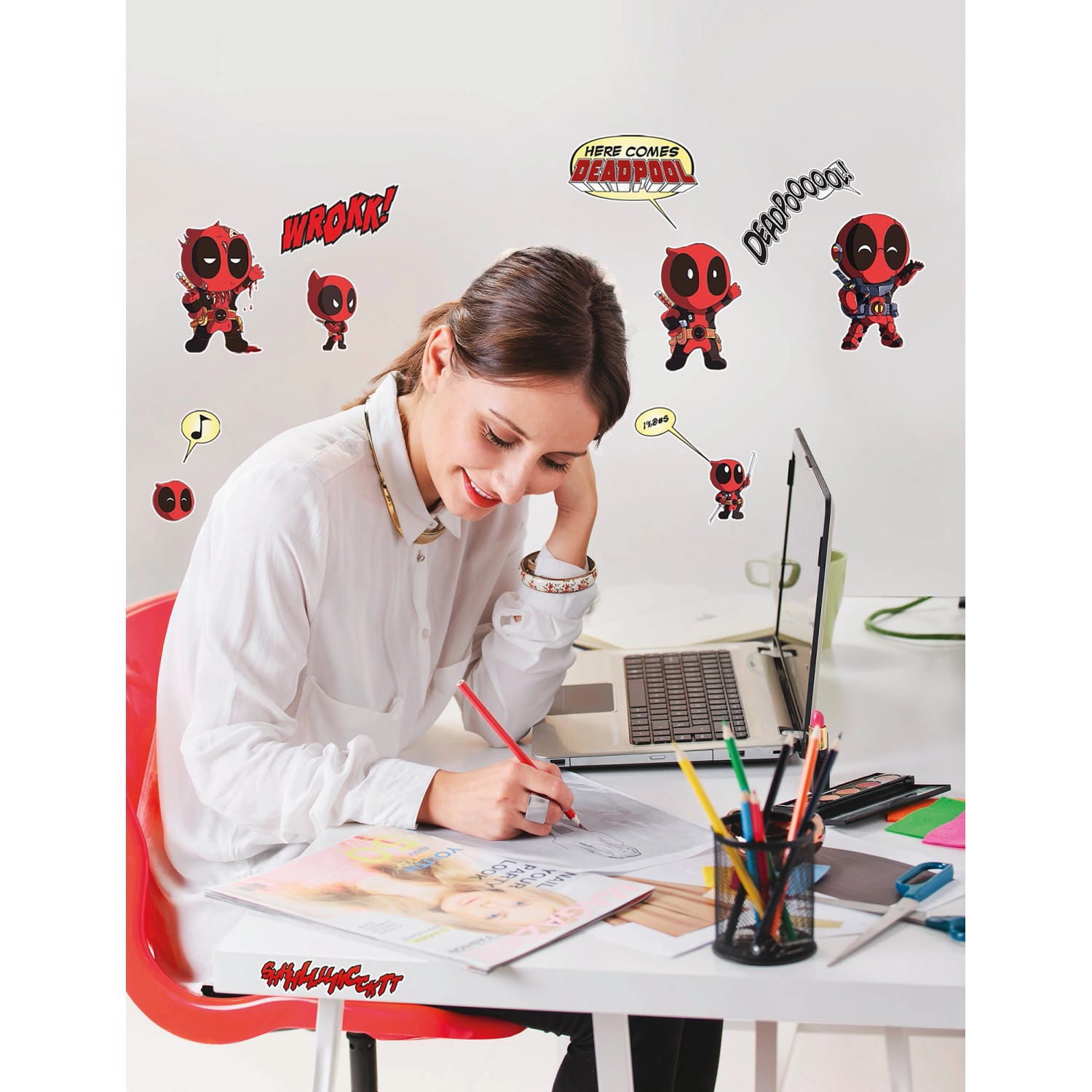 Komar Deko-Sticker Deadpool Cute 50 x 70 cm gerollt