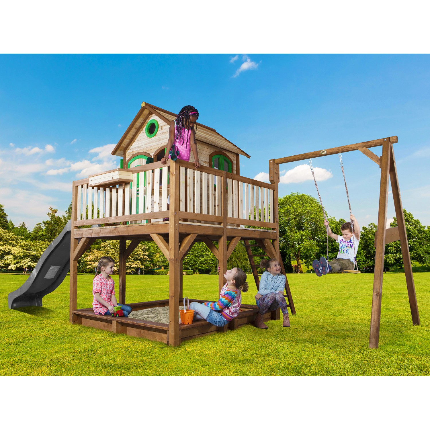 Axi Liam Spielhaus mit Einzelschaukel Braun - Grün und Grauer Rutsche