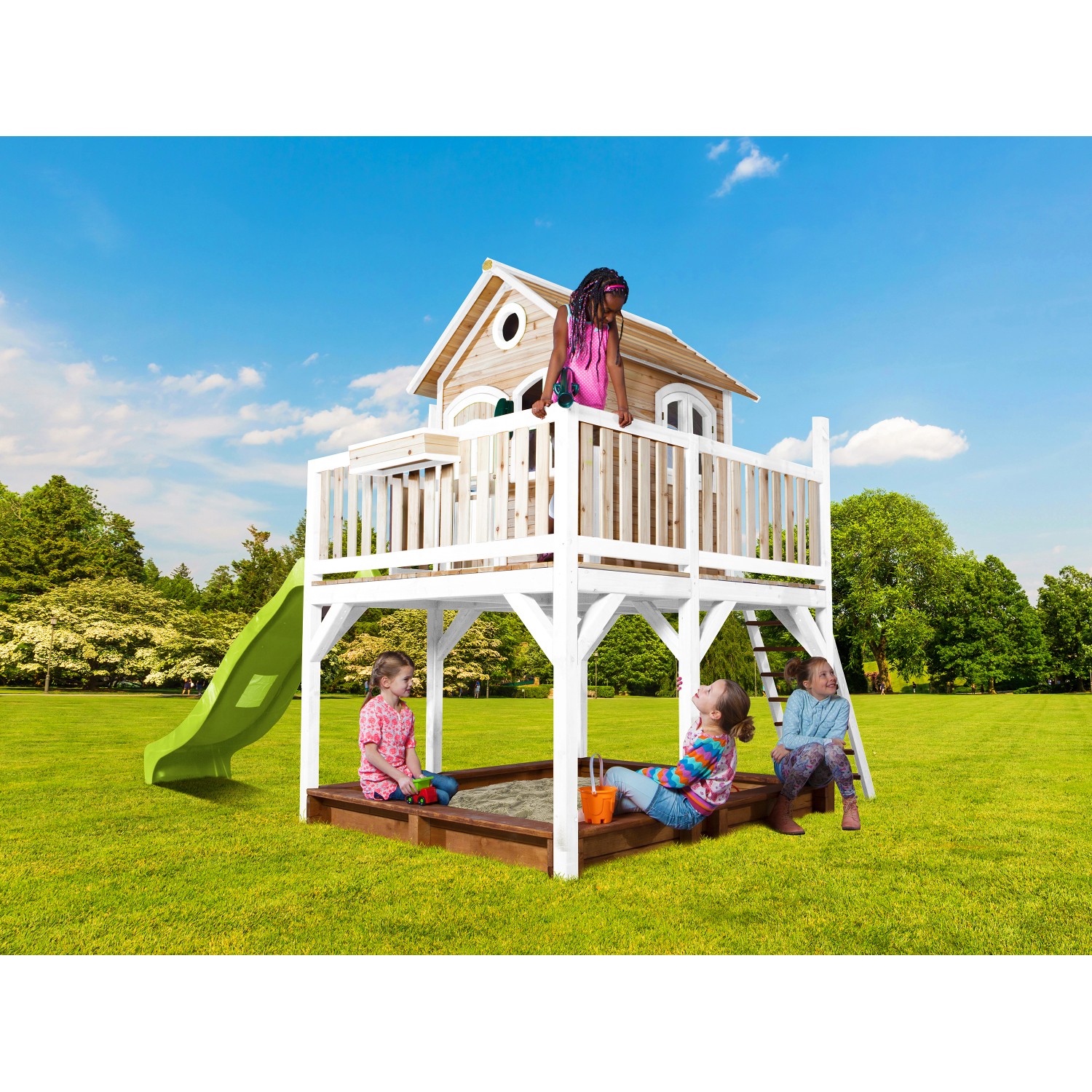 Axi Liam Spielhaus Braun - Weiß mit Lindgrüner Rutsche 255 x 377 x 291 cm