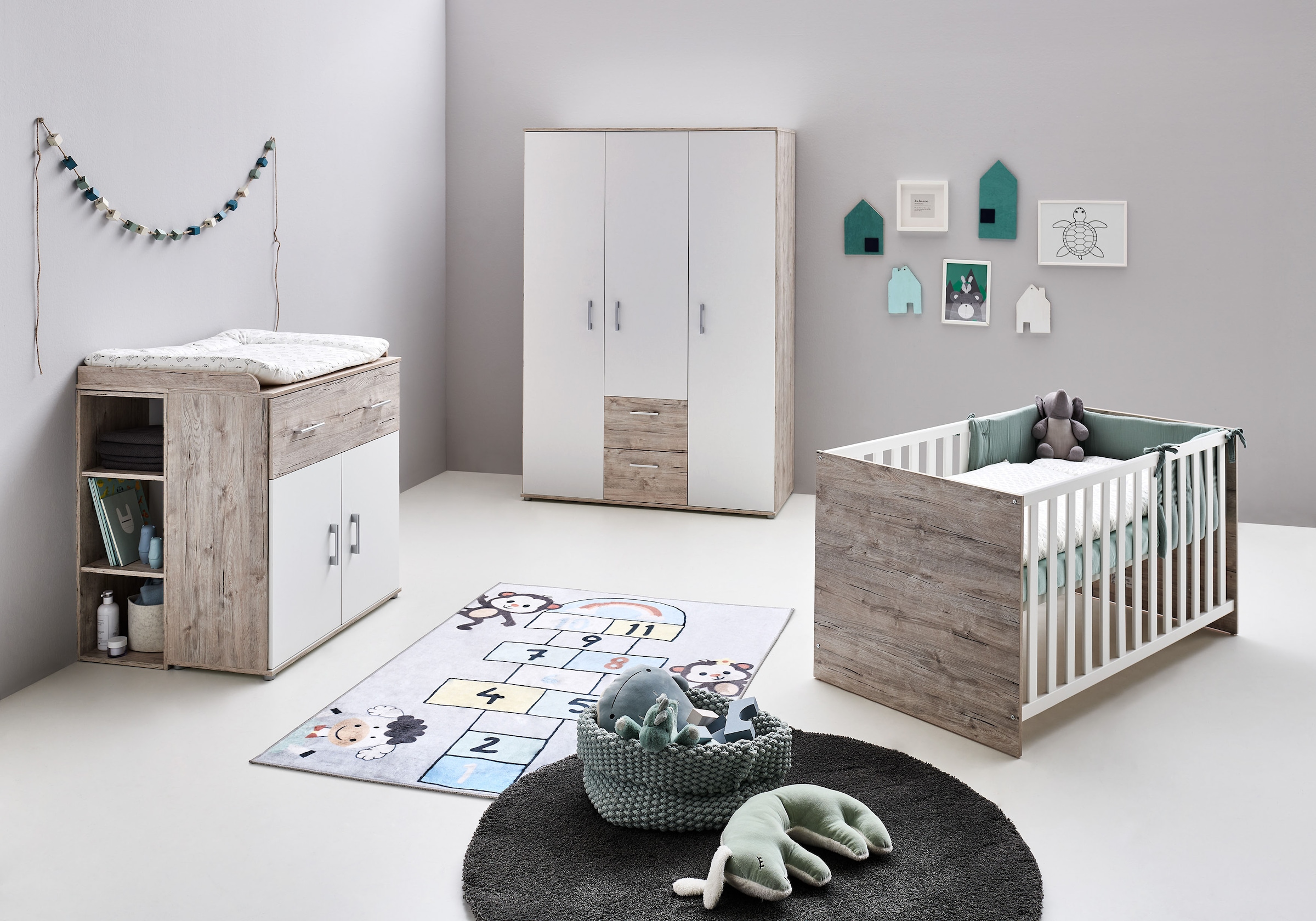 Home affaire Babyzimmer-Komplettset »Rieke, mitwachsende Möbel bis ins Jugendalter, toll für kleine Zimmer« Kinderbett, Unterbauregal für Wickelkommode, Schrank, Wickelkommode