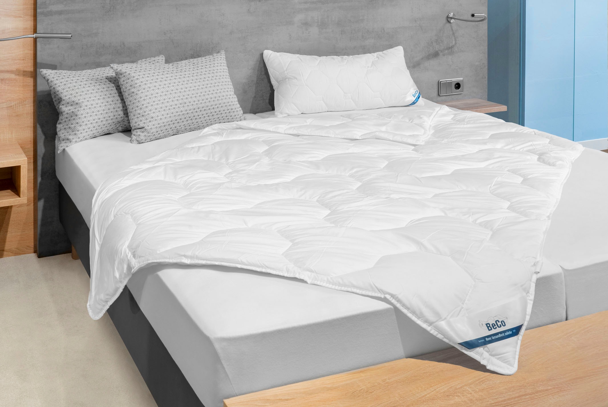 Beco Kunstfaserbettdecke »Gregor, Bettdecken für Sommer und Winter, Ganzjahresdecke« leicht Füllung Polyester Bezug Polyester 1 Stk. tlg. Bettdecke 135x200cm, allergiker geeignet (Hausstauballergiker)