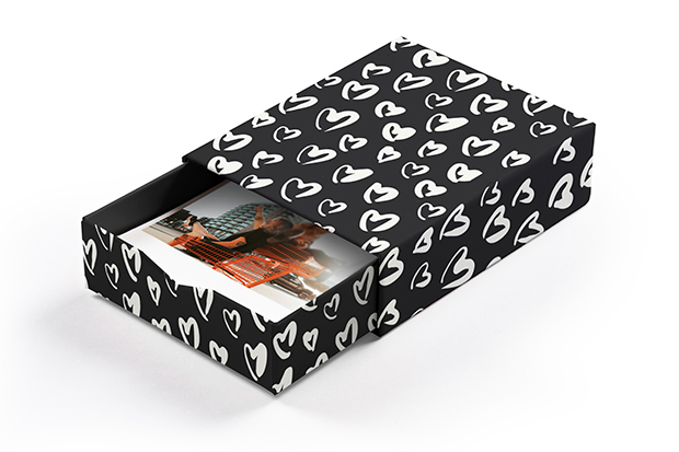 Bilderbox mit 100 Fotos im Design 'Herzklopfen Black'