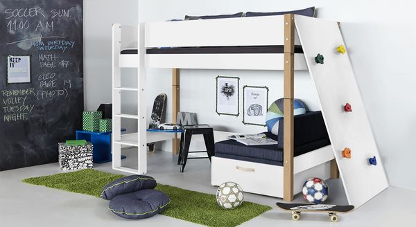 Midi-Hochbett Kids Town Buche teilmassiv mit Lattenrost und Kletterwand